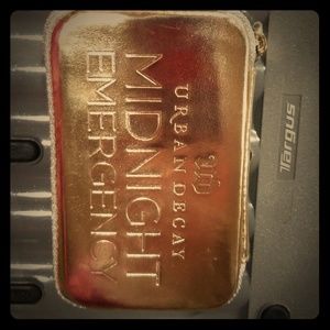 Urban Decay Midnight Emergency
